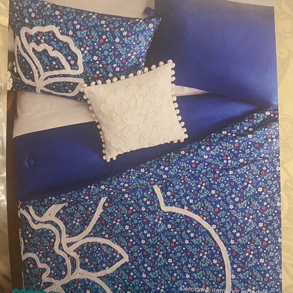 💜 Pioneer Woman 4-Piece Comforter Set, Tufted Floral Bedding, Full/Queen - Picture 1 of 13